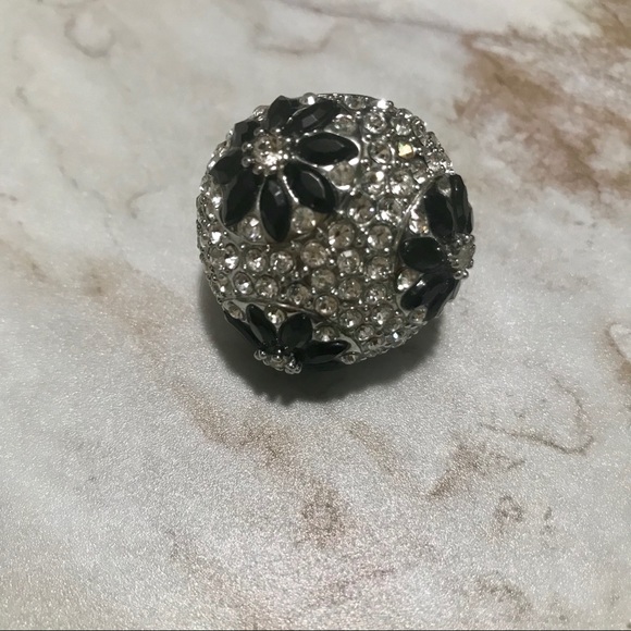 torrid Jewelry - Torrid Black Silver Rhinestone Flower Ring